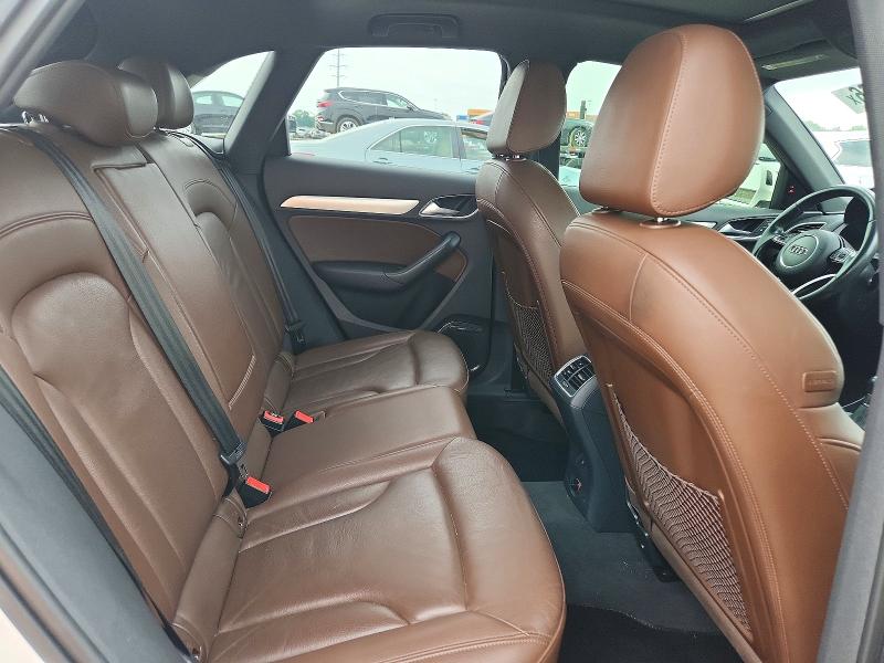 Продажа на аукционе авто 2015 Audi Q3, vin: WA1GFCFS2FR008977, номер лота: 61877366