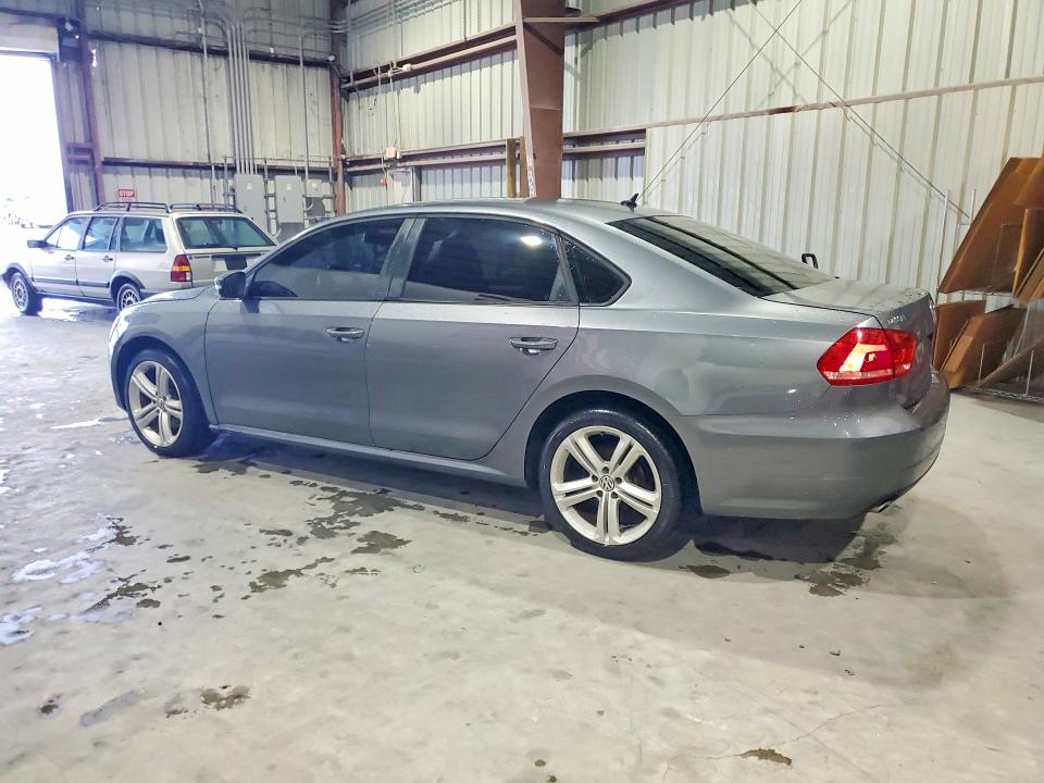 2013 Volkswagen Passat მანქანა იყიდება აუქციონზე, vin: 1VWAP7A34DC047339, აუქციონის ნომერი: 61560546