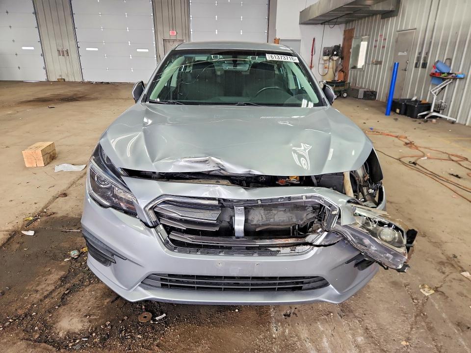 61373716 :رقم المزاد ، 4S3BNAF60K3005616 vin ، 2019 Subaru Legacy مزاد بيع
