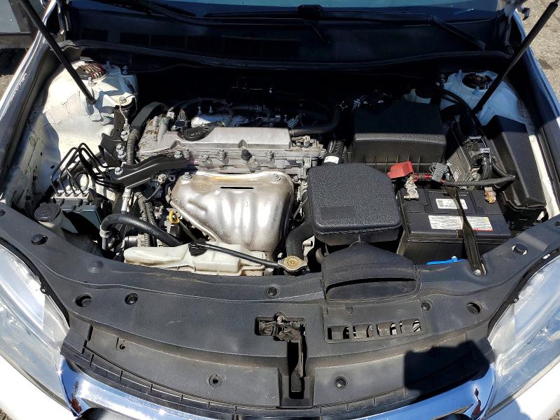 61429266 :رقم المزاد ، 4T4BF1FK4FR512630 vin ، 2015 Toyota Camry مزاد بيع