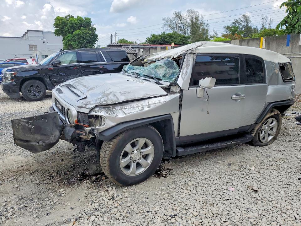 59588456 :رقم المزاد ، JTEBU11F970008013 vin ، 2007 Toyota Fj Cruiser مزاد بيع