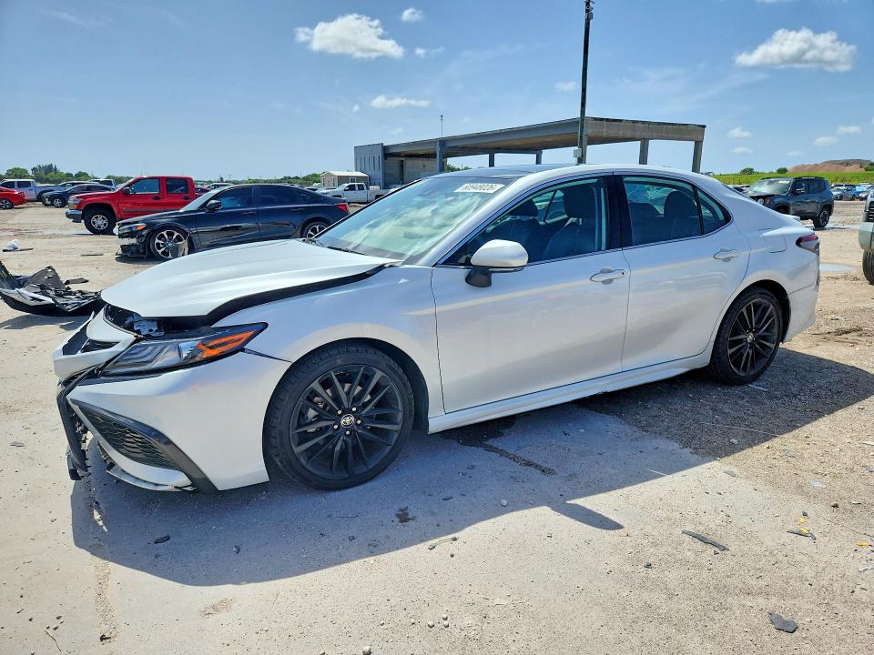 2021 Toyota Camry მანქანა იყიდება აუქციონზე, vin: 4T1K61AK2MU566667, აუქციონის ნომერი: 60948026