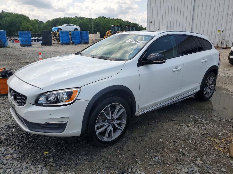 Продаж на аукціоні авто 2016 Volvo V60 Cross Country, vin: YV4612HK4G1018852, номер лоту: 62081016