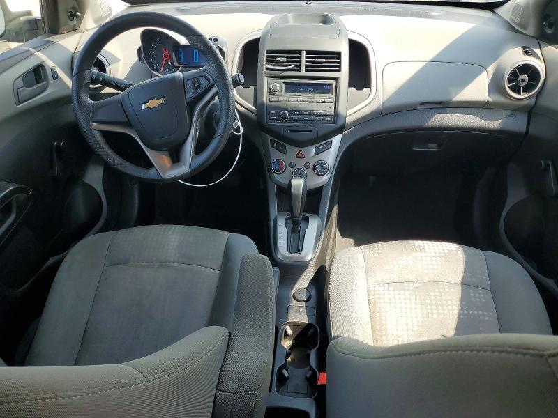 60477556 :رقم المزاد ، 1G1JA6SH8F4198005 vin ، 2015 Chevrolet Sonic مزاد بيع