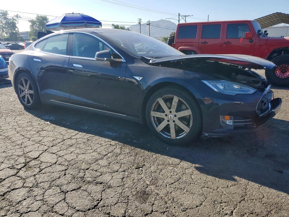 60838156 :رقم المزاد ، 5YJSA1S17EFP32698 vin ، 2014 Tesla Model S مزاد بيع
