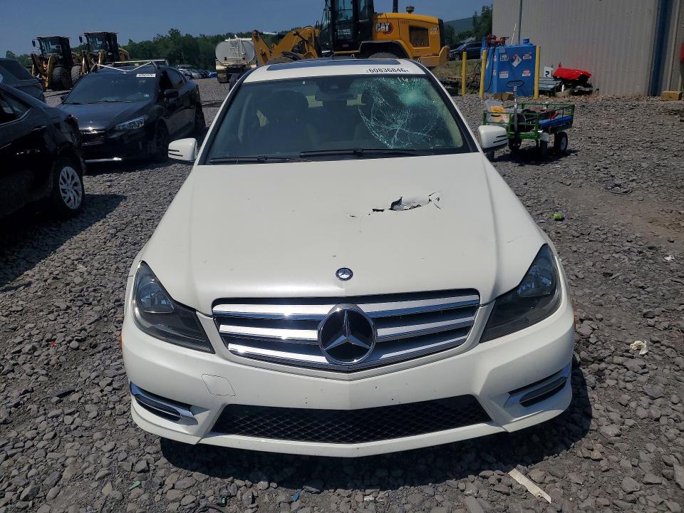 60836846 :رقم المزاد ، WDDGF8AB1DG083484 vin ، 2013 Mercedes-benz C مزاد بيع