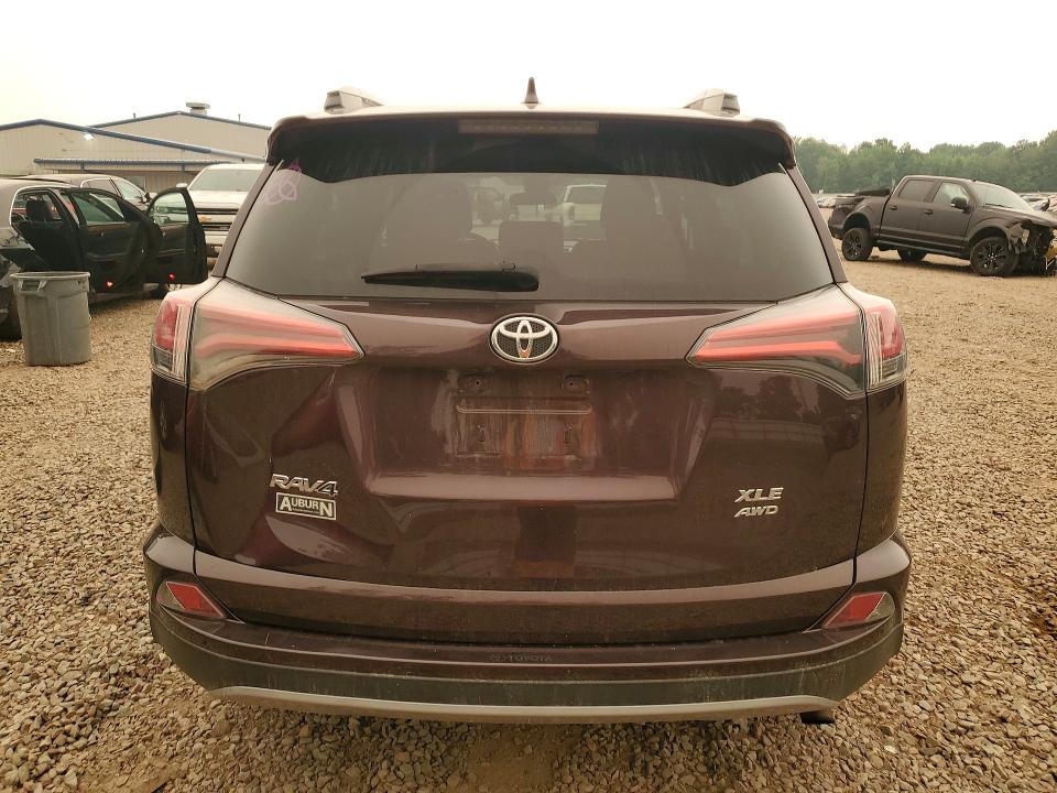 61195046 :رقم المزاد ، 2T3RFREV0JW819473 vin ، 2018 Toyota Rav4 مزاد بيع