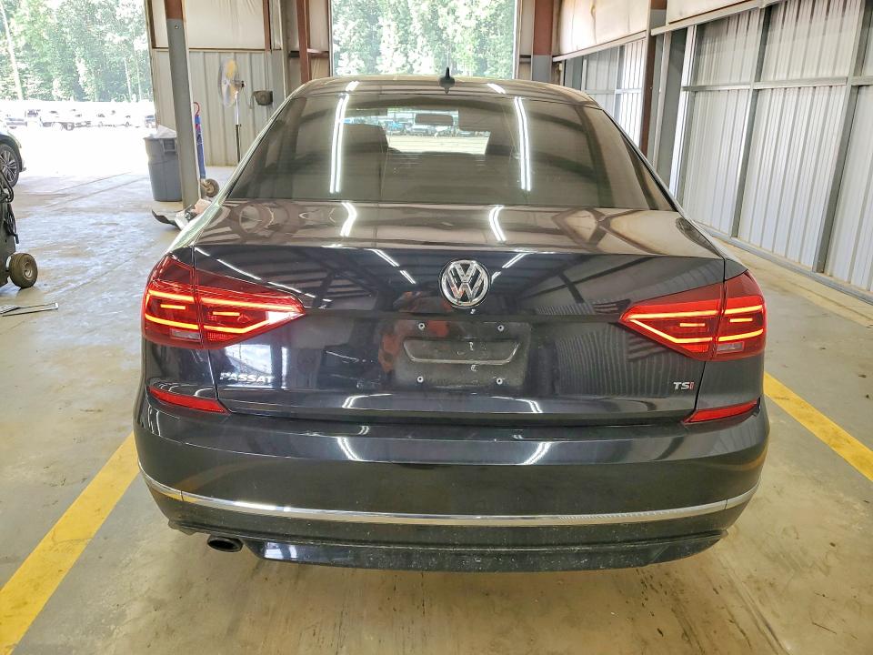 Продажа на аукционе авто 2018 Volkswagen Passat, vin: 1VWAA7A34JC029579, номер лота: 60136836
