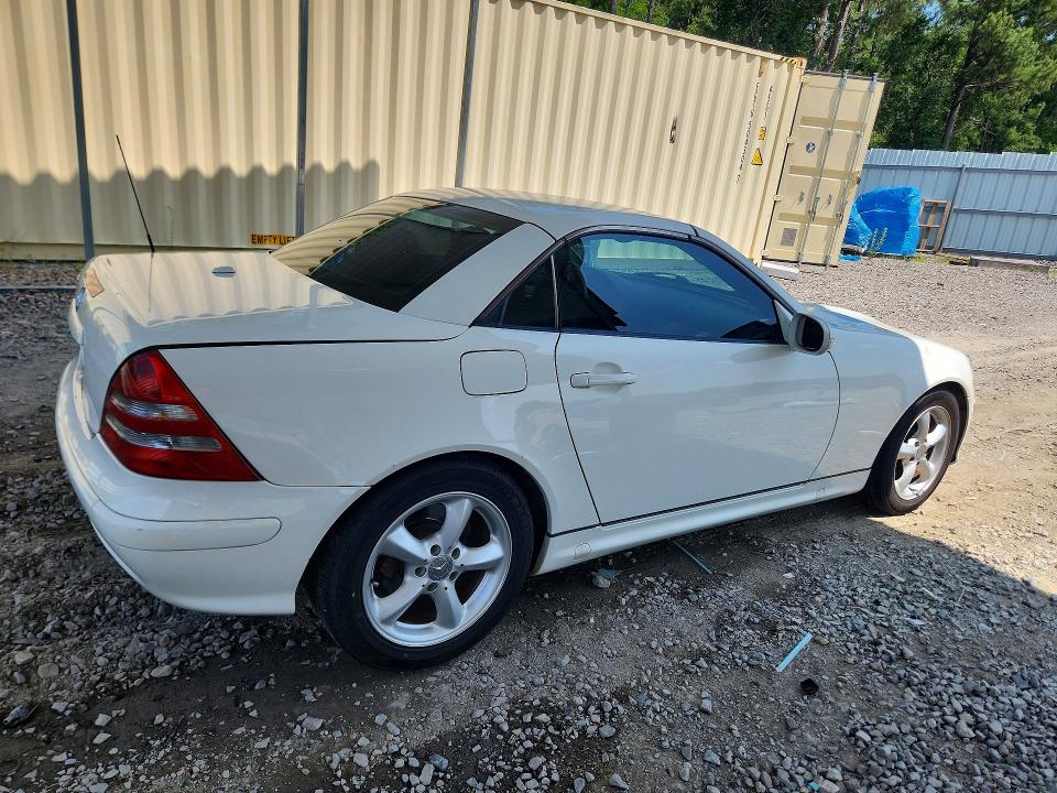 59600256 :رقم المزاد ، WDBKK65F84F300485 vin ، 2004 Mercedes-benz Slk مزاد بيع