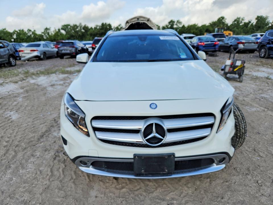 60493256 :رقم المزاد ، WDCTG4EB1GJ204511 vin ، 2016 Mercedes-benz Gla مزاد بيع