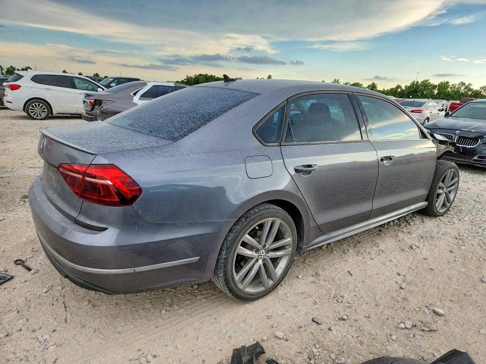 Продажа на аукционе авто 2018 Volkswagen Passat, vin: 1VWAA7A30JC029658, номер лота: 60027376