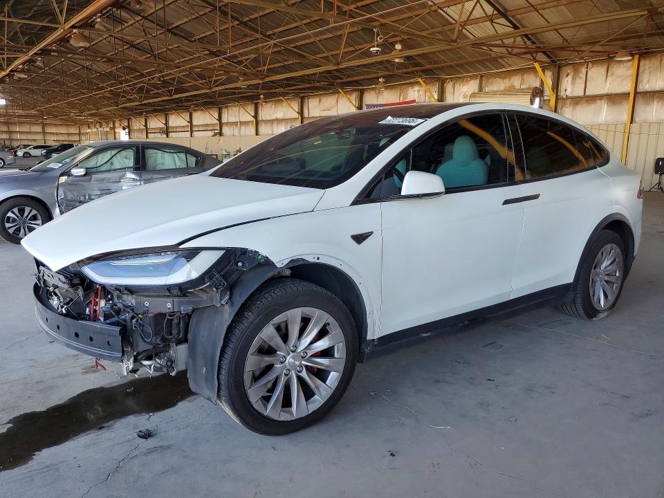 2020 Tesla Model X მანქანა იყიდება აუქციონზე, vin: 5YJXCAE2XLF285091, აუქციონის ნომერი: 62273696