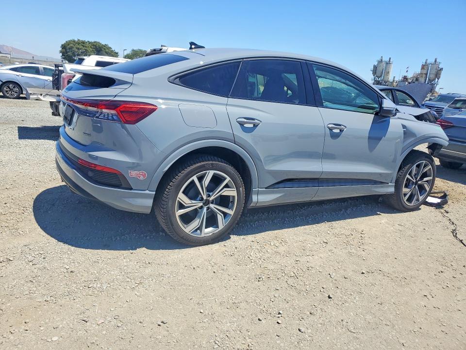 61884866 :رقم المزاد ، WA122BFZ7RP024802 vin ، 2024 Audi Q4 E-tron مزاد بيع