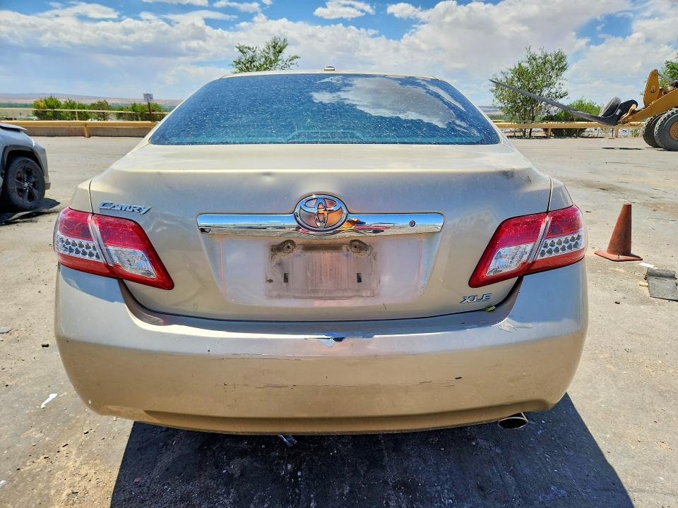 60573406 :رقم المزاد ، 4T1BF3EK2BU633027 vin ، 2011 Toyota Camry مزاد بيع