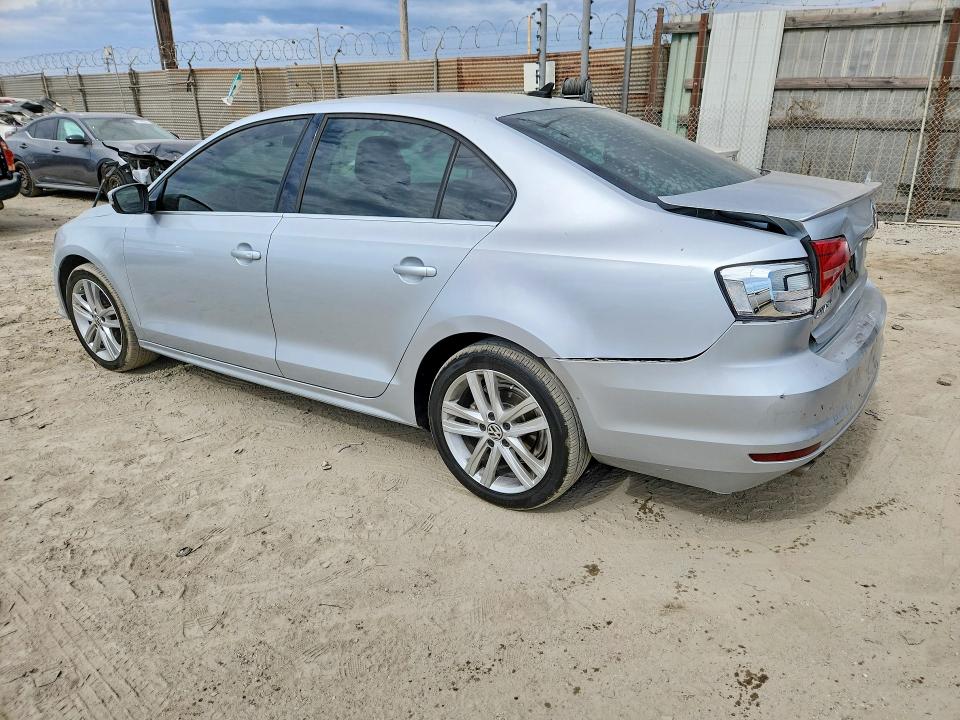 Продажа на аукционе авто 2015 Volkswagen Jetta, vin: 3VWLA7AJ5FM201664, номер лота: 61732386