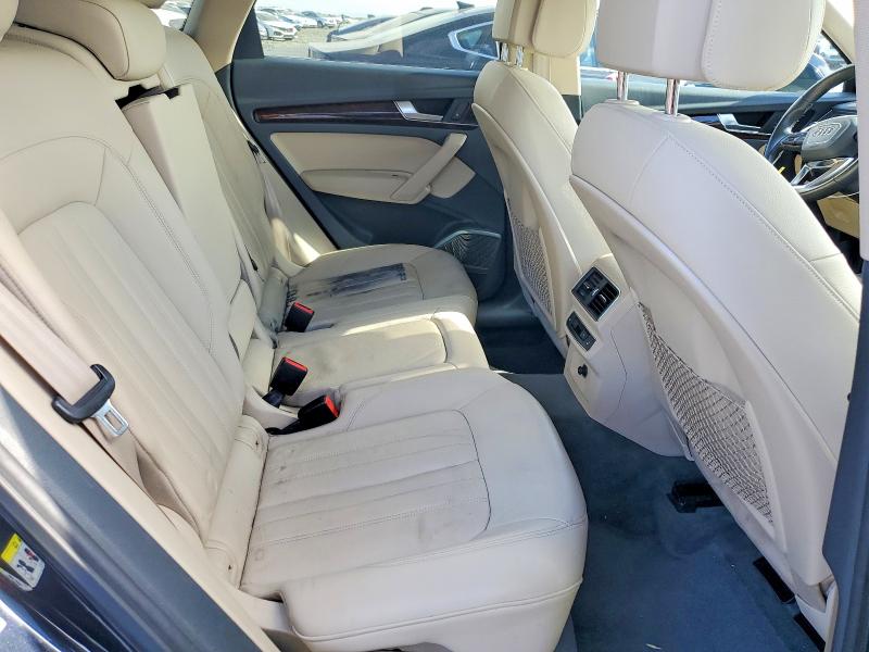 59139796 :رقم المزاد ، WA1BNAFY8J2100747 vin ، 2018 Audi Q5 مزاد بيع