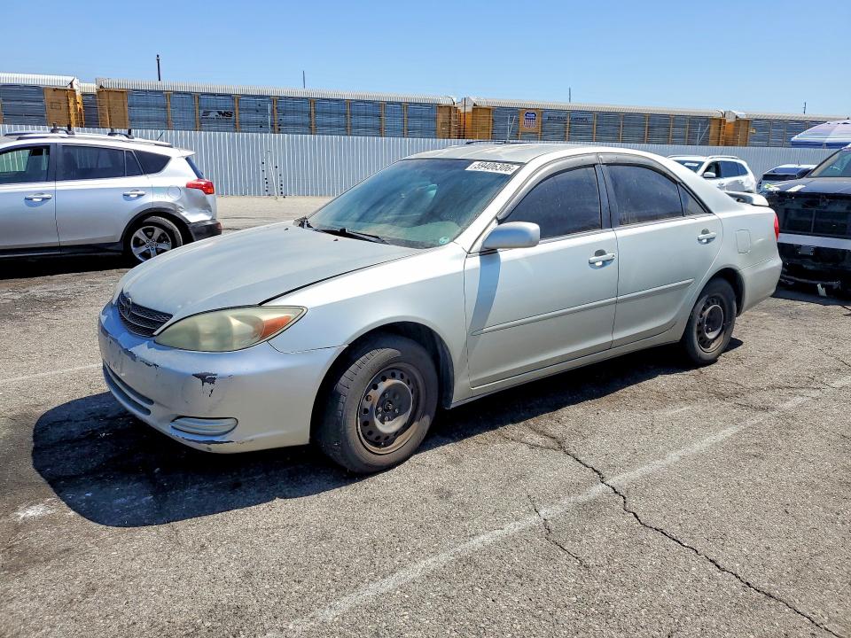 59406306 :رقم المزاد ، JTDBE32K120117437 vin ، 2002 Toyota Camry مزاد بيع