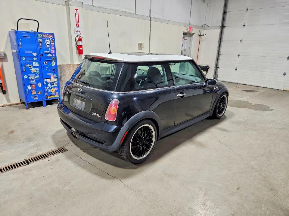 62353826 :رقم المزاد ، WMWRE33453TD65995 vin ، 2003 Mini Cooper مزاد بيع