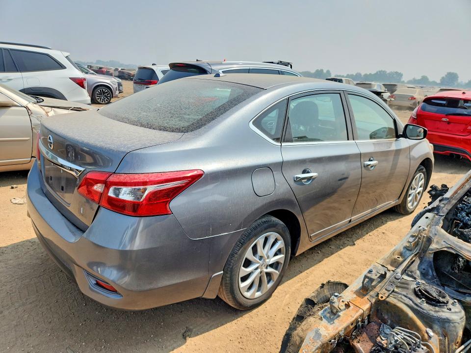 60529756 :رقم المزاد ، 3N1AB7AP1JL663765 vin ، 2018 Nissan Sentra مزاد بيع
