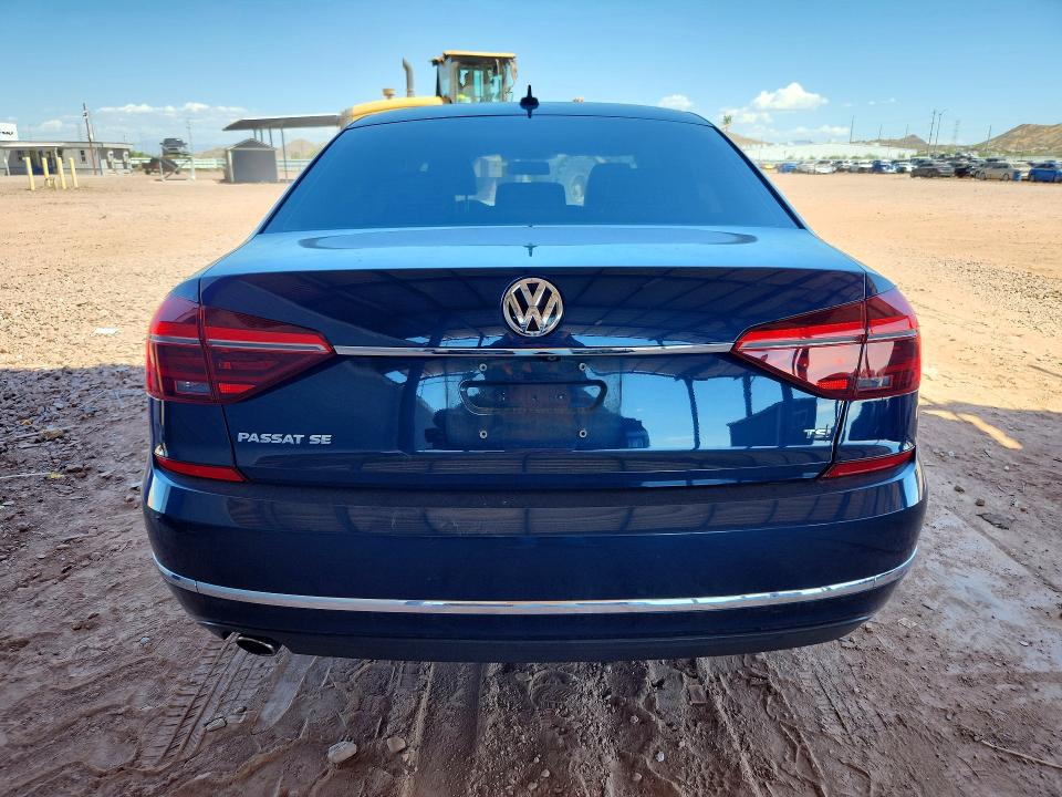 2018 Volkswagen Passat 4d 2.0t Highl მანქანა იყიდება აუქციონზე, vin: 1VWBA7A3XJC020082, აუქციონის ნომერი: 62465026