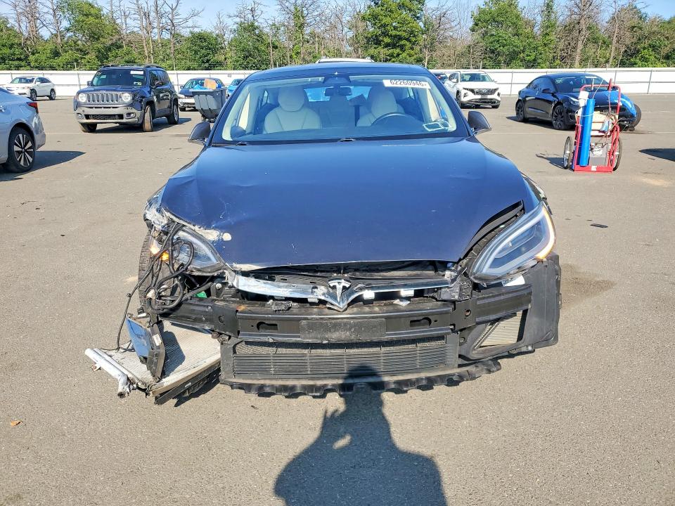2018 Tesla Model S მანქანა იყიდება აუქციონზე, vin: 5YJSA1E26JF297011, აუქციონის ნომერი: 62260946
