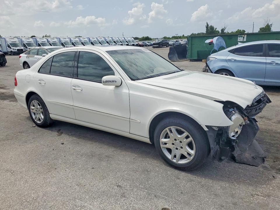 60997906 :رقم المزاد ، WDBUF65J53X110492 vin ، 2003 Mercedes-benz E مزاد بيع