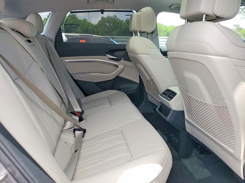 2019 Audi E-tron მანქანა იყიდება აუქციონზე, vin: WA1VAAGE5KB011183, აუქციონის ნომერი: 60485126