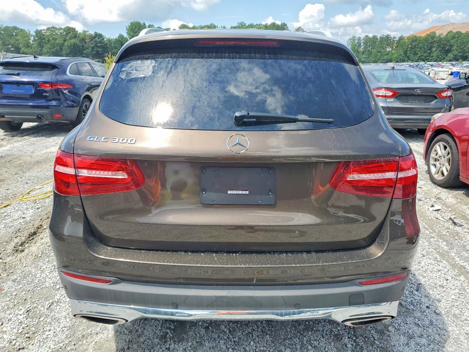 60756076 :رقم المزاد ، WDC0G4JB7JV056213 vin ، 2018 Mercedes-benz Glc مزاد بيع