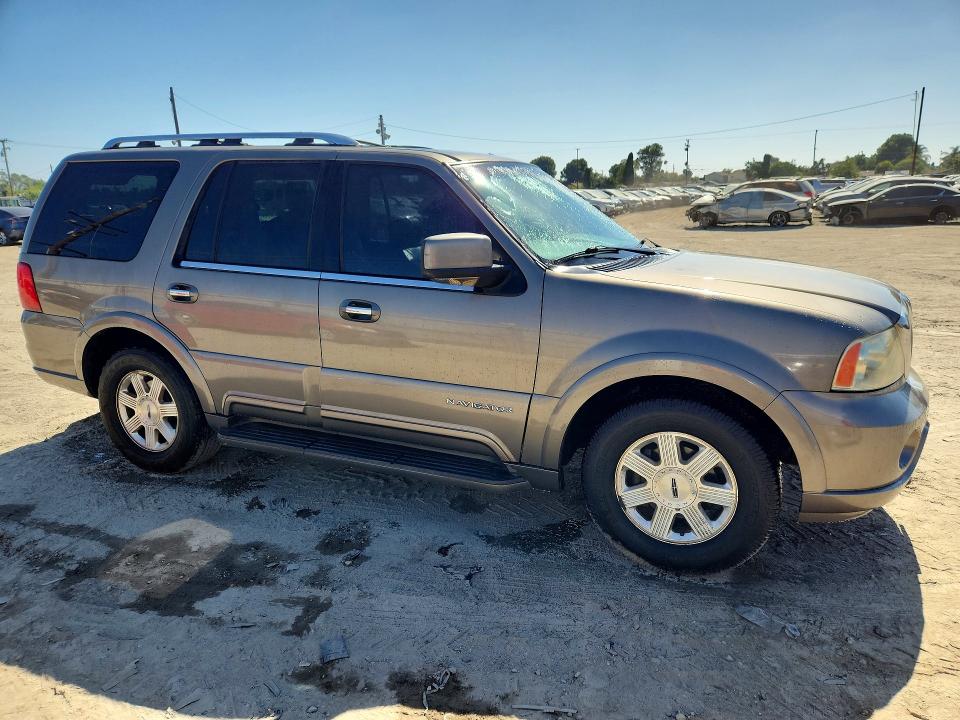 60631996 :رقم المزاد ، 5LMFU27R53LJ47148 vin ، 2003 Lincoln Navigator مزاد بيع