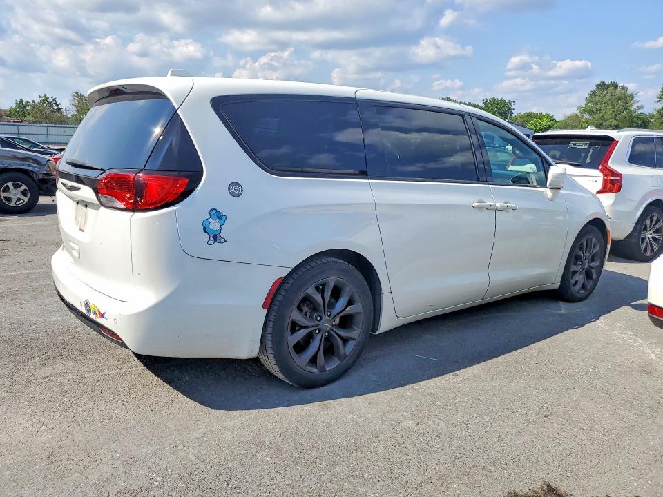 Продажа на аукционе авто 2019 Chrysler Pacifica, vin: 2C4RC1FGXKR506808, номер лота: 60583286