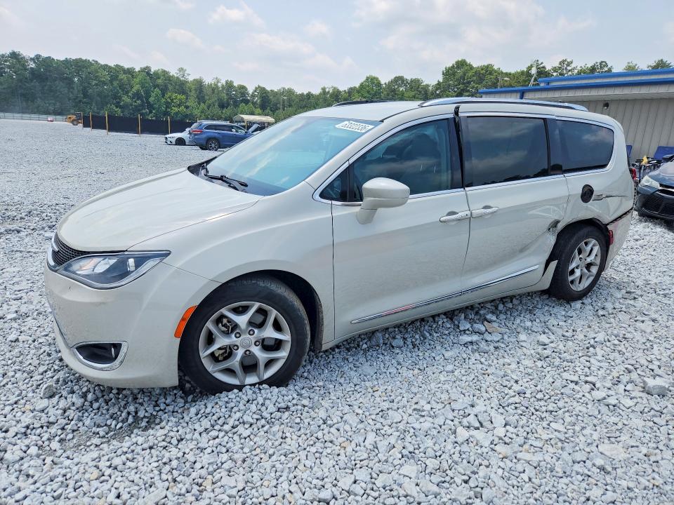 63322336 :رقم المزاد ، 2C4RC1EG1HR669261 vin ، 2017 Chrysler Pacifica مزاد بيع