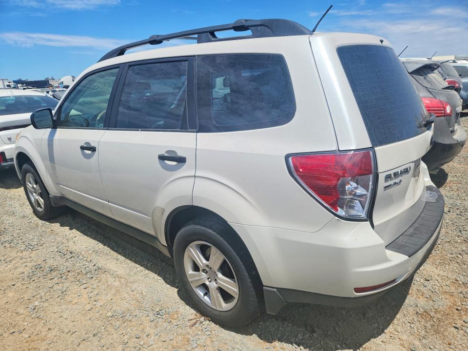 61438806 :رقم المزاد ، JF2SHABC7DG410260 vin ، 2013 Subaru Forester مزاد بيع