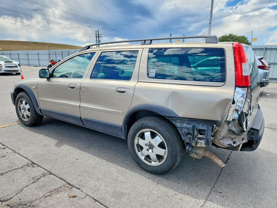 60688256 :رقم المزاد ، YV1SZ59H441137926 vin ، 2004 Volvo Xc70 مزاد بيع