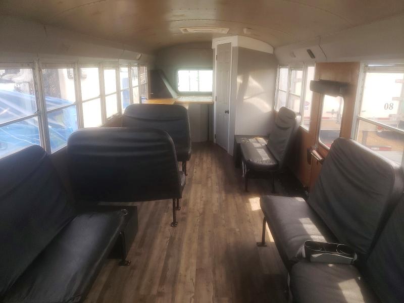 61169596 :رقم المزاد ، 1HVBJABN7YA928263 vin ، 2000 International 3000 مزاد بيع