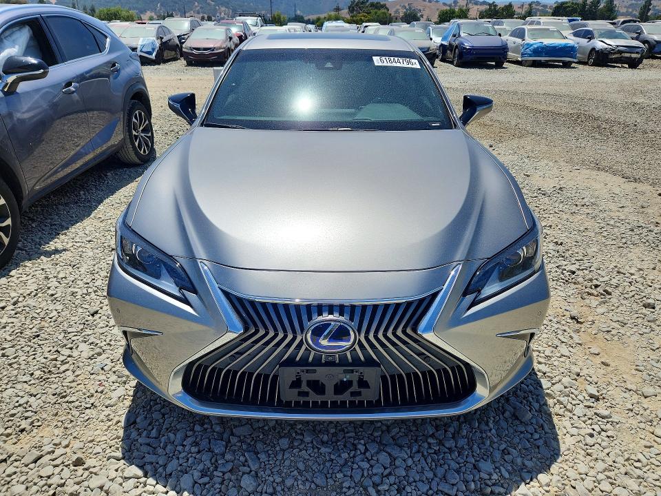 61844796 :رقم المزاد ، 58AE21B12LU005164 vin ، 2020 Lexus Es مزاد بيع