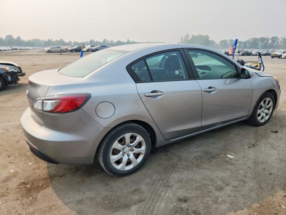 60970526 :رقم المزاد ، JM1BL1UG0B1422358 vin ، 2011 Mazda 3 4d I Spt مزاد بيع