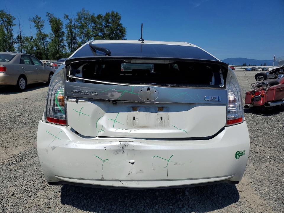 61244066 :رقم المزاد ، JTDKN3DP8F3068802 vin ، 2015 Toyota Prius Plug-in Hybrid مزاد بيع