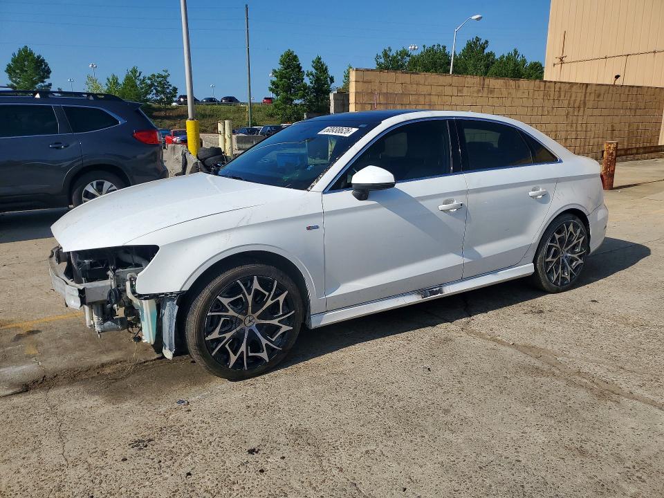 60938626 :رقم المزاد ، WAUGUGFF6J1085667 vin ، 2018 Audi A3 مزاد بيع