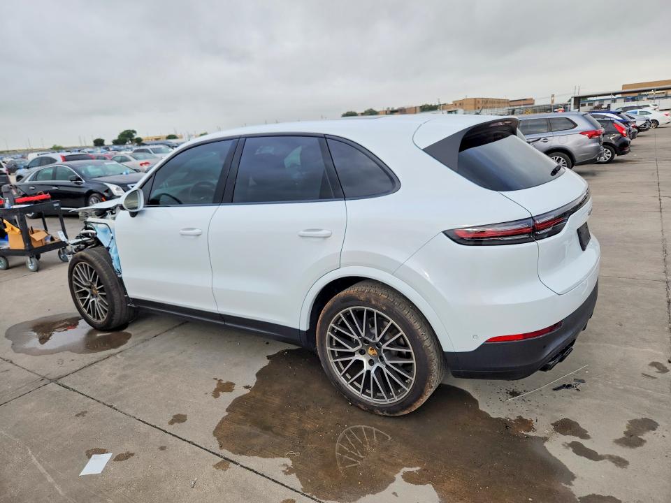 60800536 :رقم المزاد ، WP1AA2AYXNDA05917 vin ، 2022 Porsche Cayenne مزاد بيع