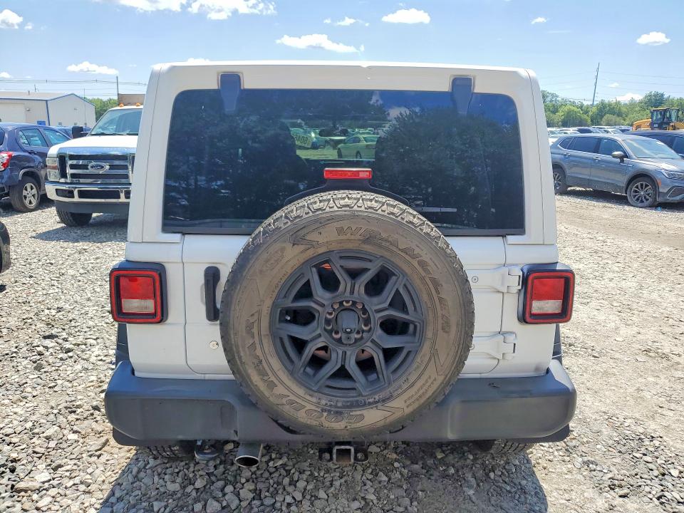 60468206 :رقم المزاد ، 1C4HJXDG1JW104804 vin ، 2018 Jeep Wrangler Unlimited مزاد بيع