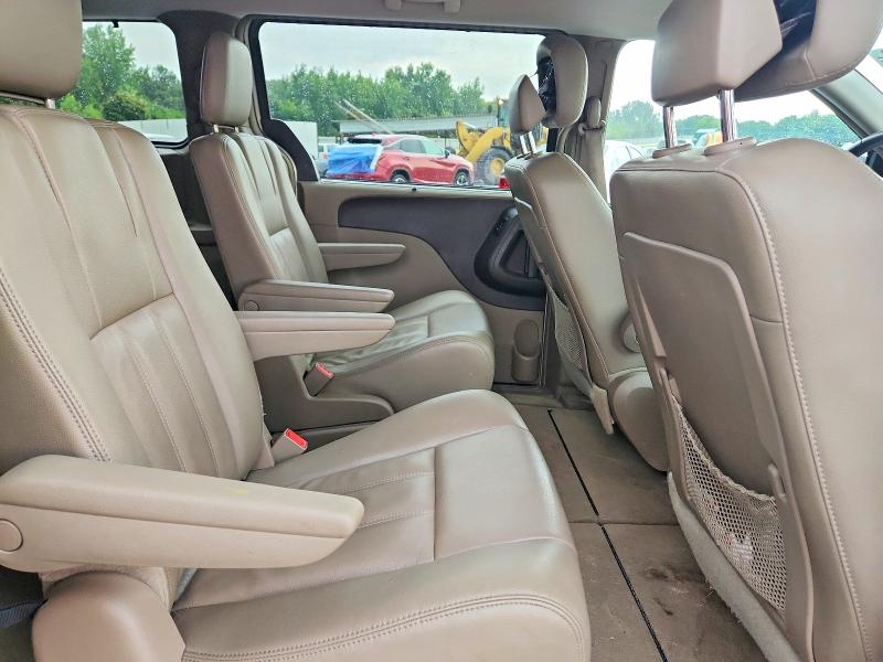 63425396 :رقم المزاد ، 2C4RC1BG8DR778153 vin ، 2013 Chrysler Town & Country مزاد بيع