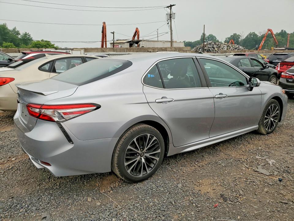 Продаж на аукціоні авто 2018 Toyota Camry, vin: 4T1B11HK9JU677510, номер лоту: 61469936