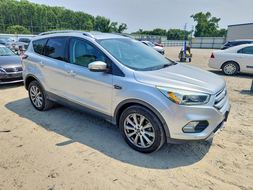 62853066 :رقم المزاد ، 1FMCU9J9XHUD60640 vin ، 2017 Ford Escape مزاد بيع
