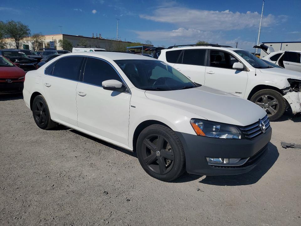 Продажа на аукционе авто 2015 Volkswagen Passat, vin: 1VWAT7A38FC109761, номер лота: 62122426