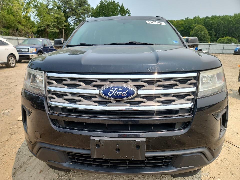 61235966 :رقم المزاد ، 1FM5K8B89JGC45546 vin ، 2018 Ford Explorer مزاد بيع