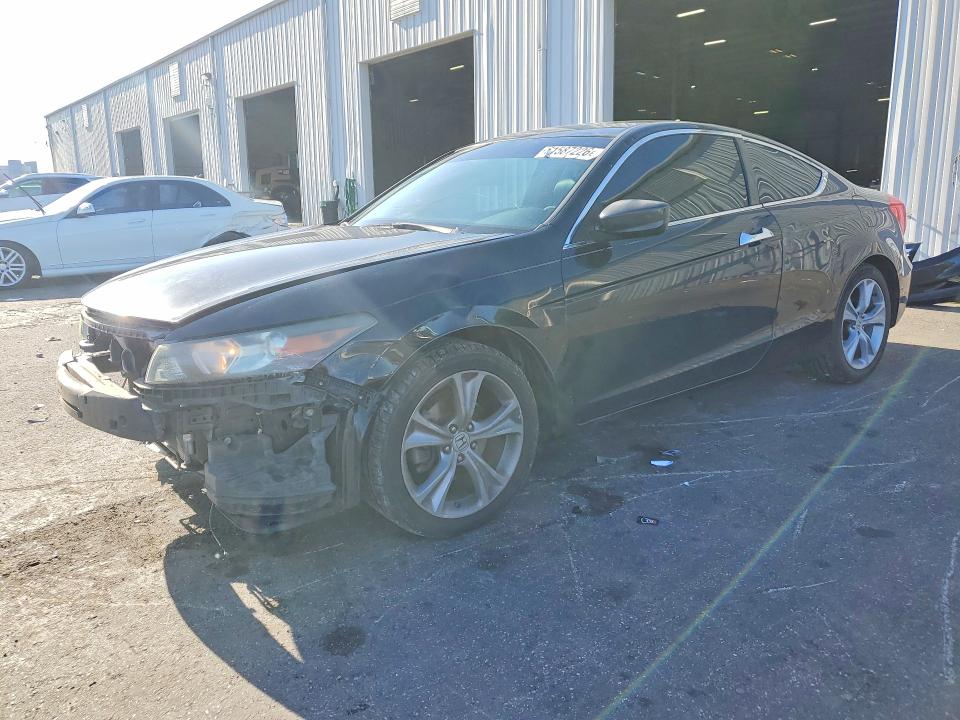 61587226 :رقم المزاد ، 1HGCS2B86BA005563 vin ، 2011 Honda Accord مزاد بيع