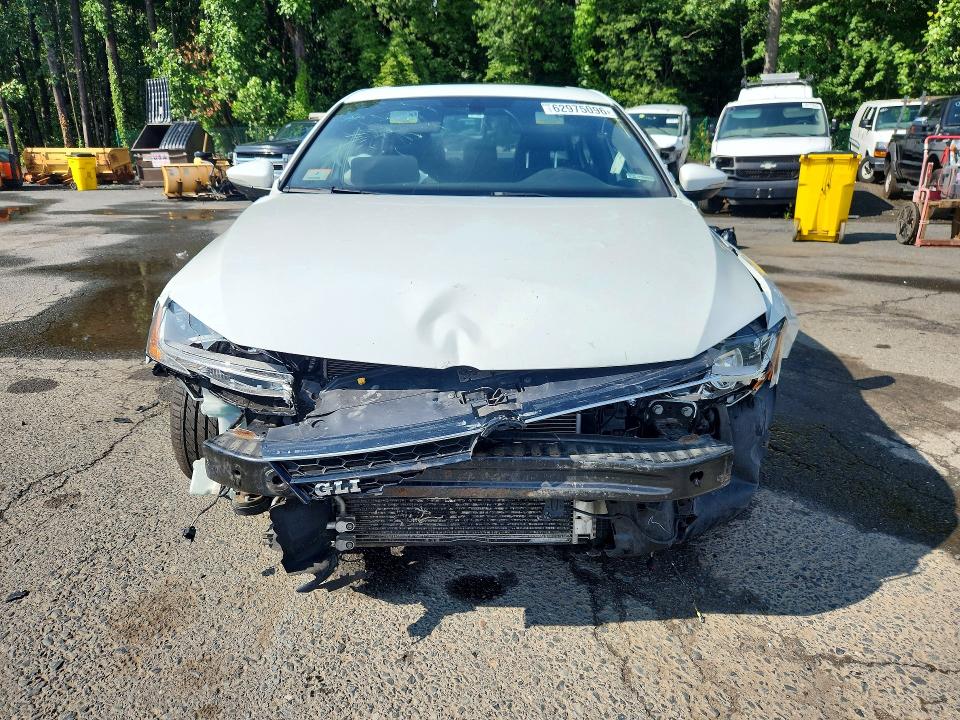 62975096 :رقم المزاد ، 3VW4T7AJ1HM366418 vin ، 2017 Volkswagen Jetta مزاد بيع