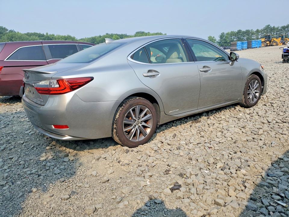 61157886 :رقم المزاد ، JTHBW1GG3G2104852 vin ، 2016 Lexus Es مزاد بيع