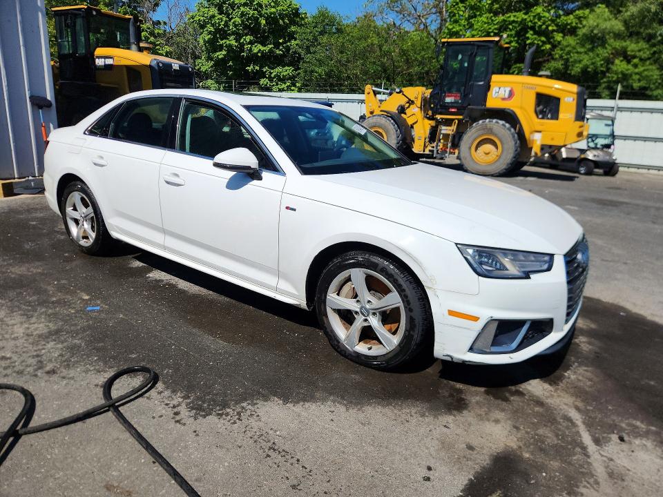 Продаж на аукціоні авто 2019 Audi A4, vin: WAUDNAF45KA016238, номер лоту: 60944026