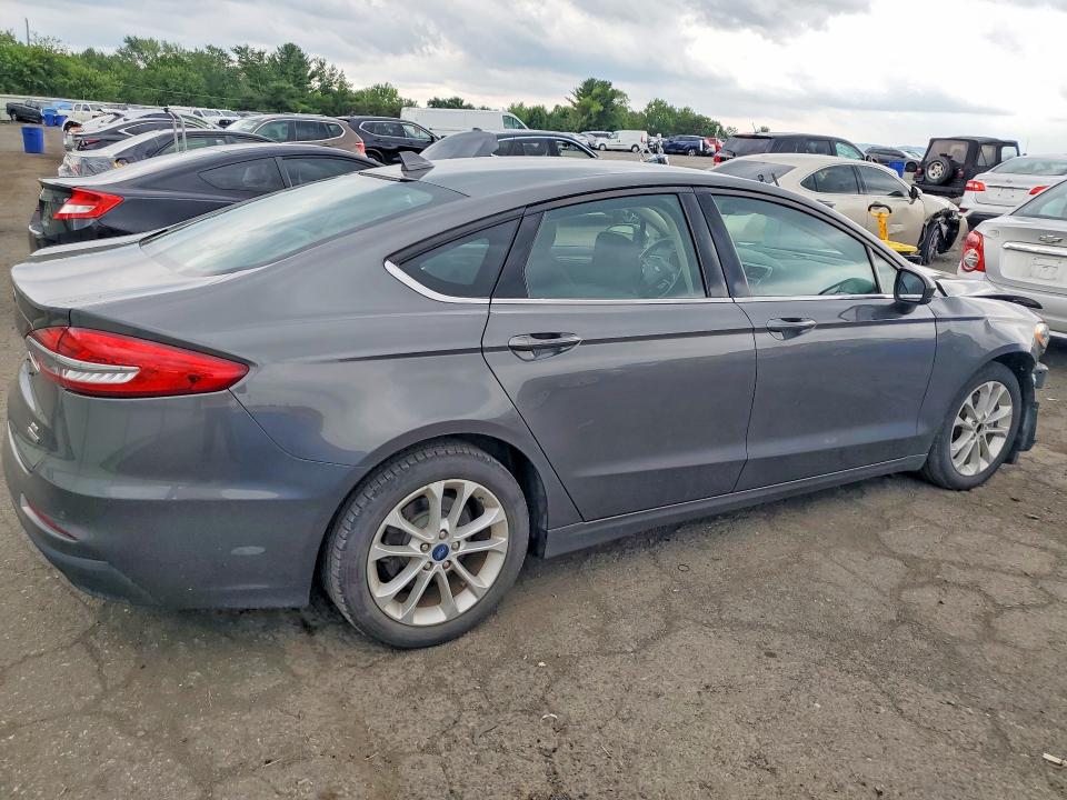 2020 Ford Fusion მანქანა იყიდება აუქციონზე, vin: 3FA6P0LU2LR159200, აუქციონის ნომერი: 61590626